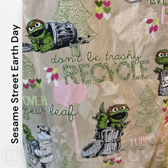 Oscar the Grouch Sesame Street Earth Day Scrub Top Size Small - Picture 5 of 11
